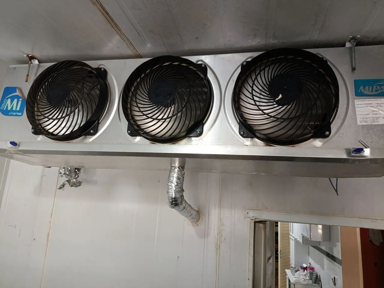 Vende-se câmara fria expositora 