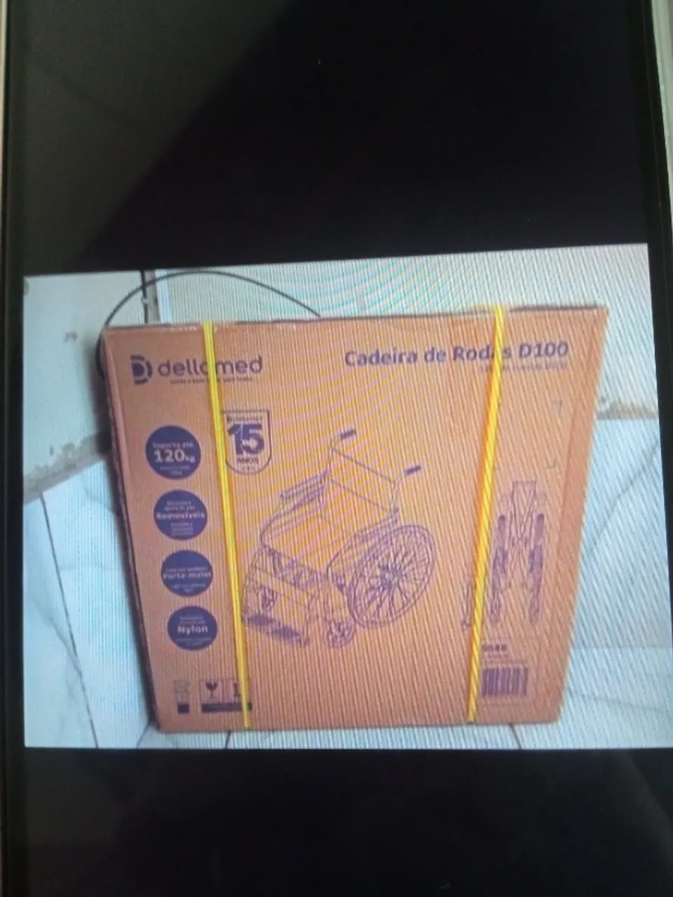 Cadeira de rodas novinha na caixa