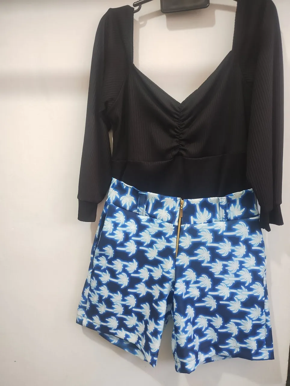 Look completo de bory canelado e Shorts Estampa pharm!