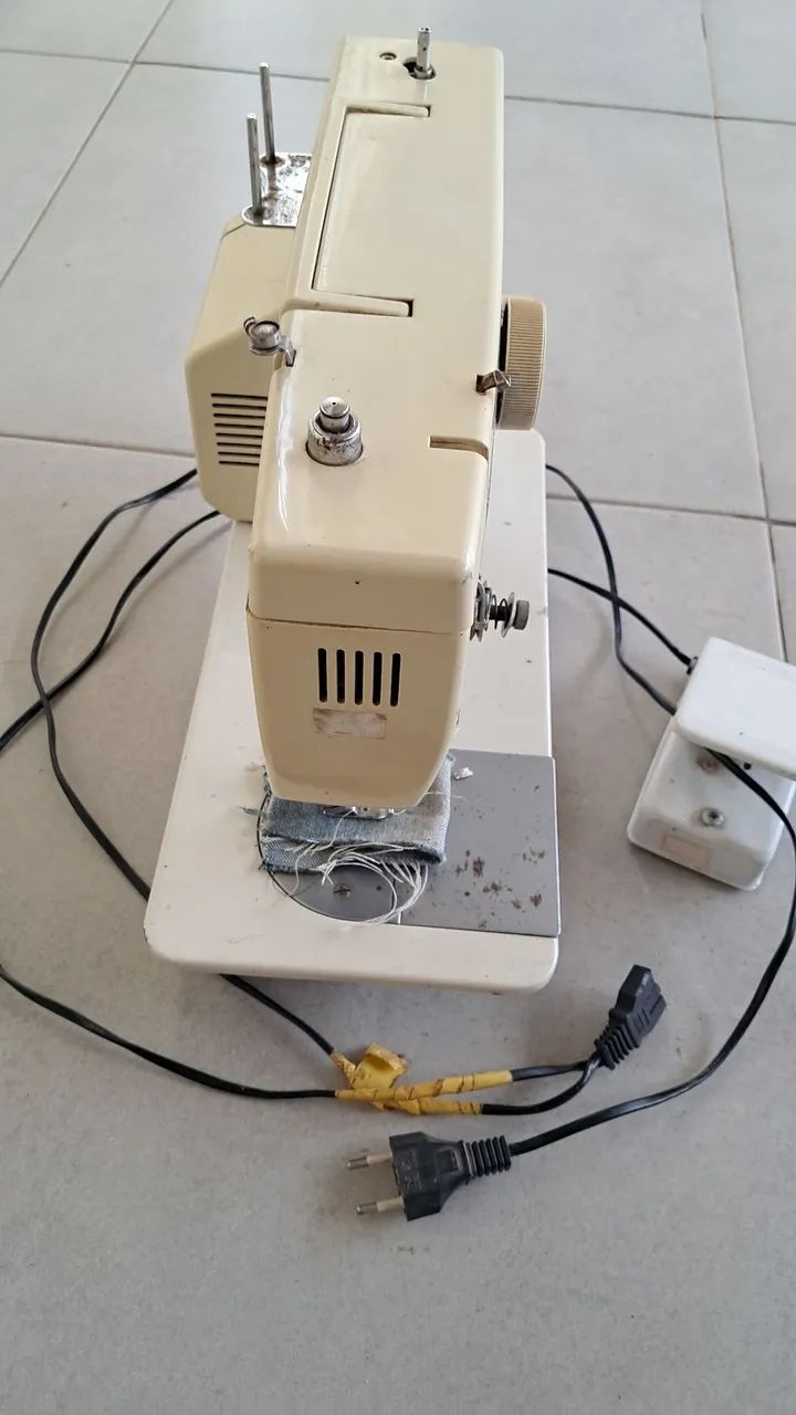Máquina de costura Elgin  - Foto 4