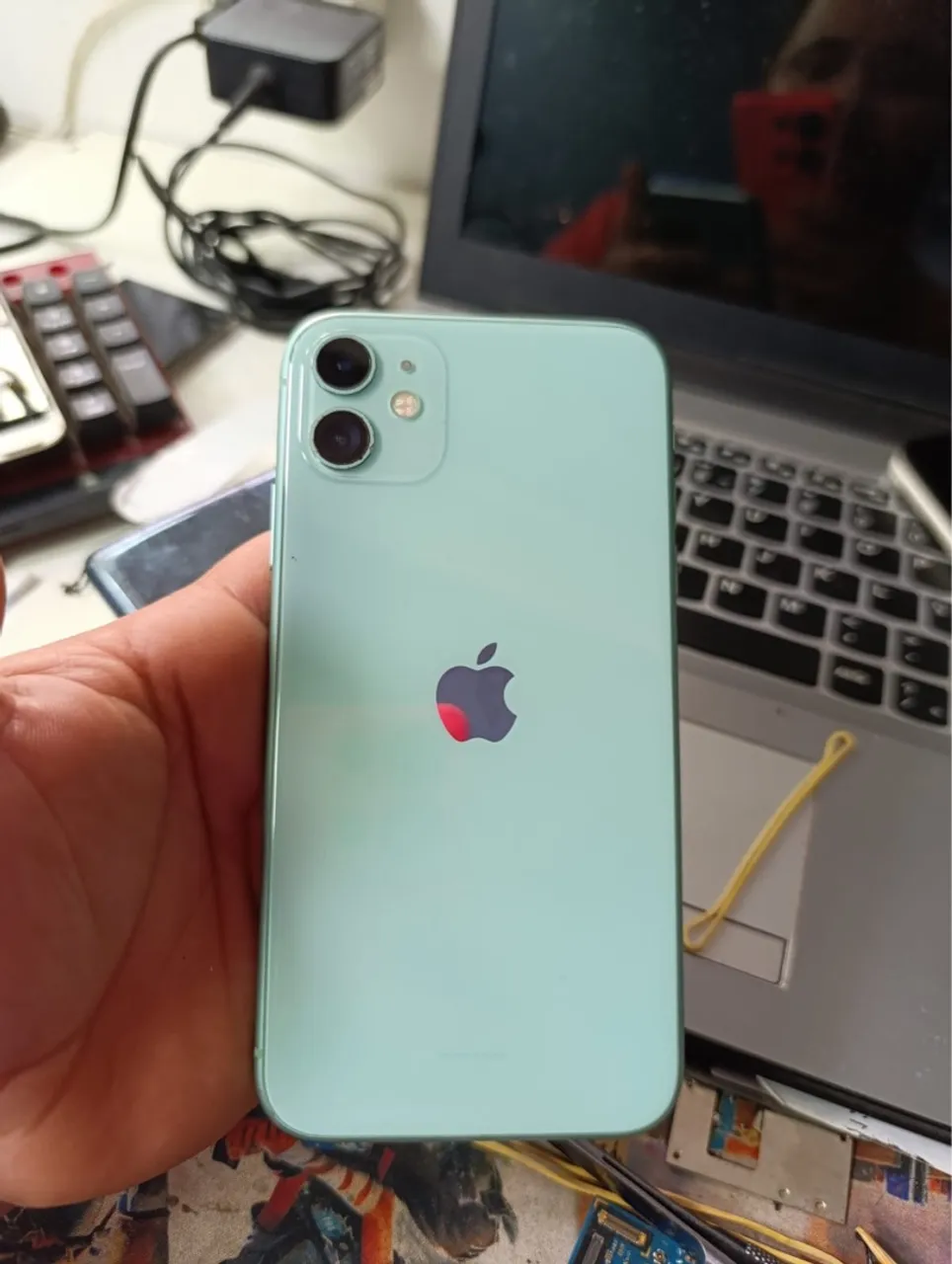 IPhone 11 top