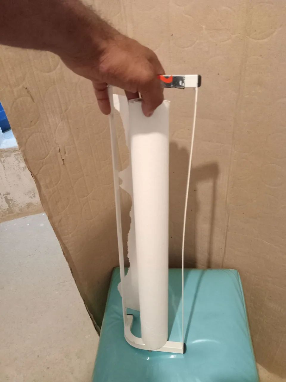 Porta-papel toalha de metal branco - Foto 2