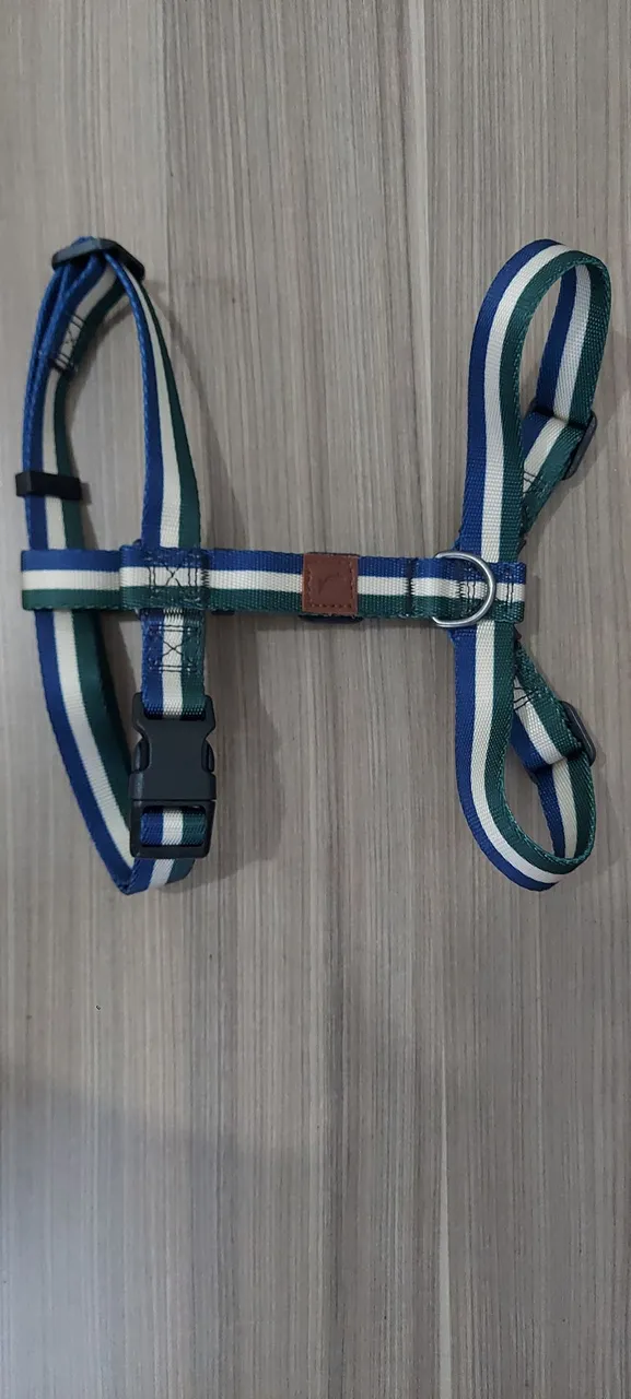 Peitoral para cães tamanho P com design listrado - Conforto e estilo