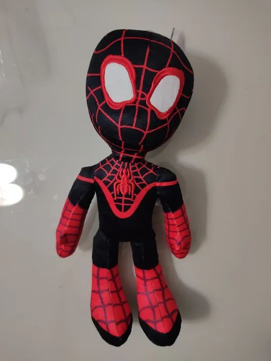 Pelúcia Homem-Aranha Miles Morales 31cm