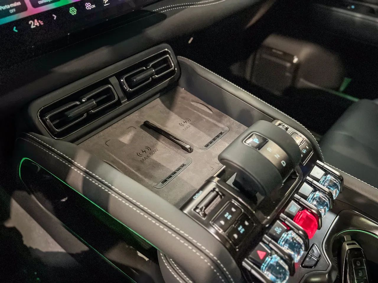 Denza B5 SUV híbrido plug-in, foto 15 de 19