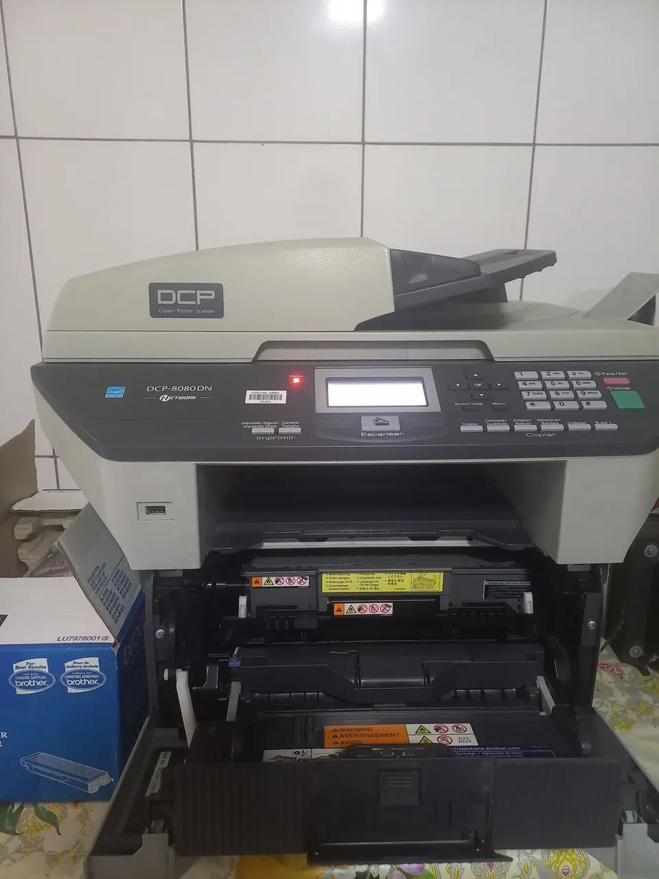 Impressora Multifuncional Brother DCP-8080DN 110W, COM DEFEITO  - Foto 4