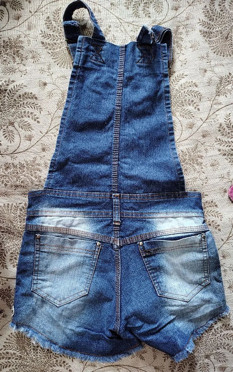 Jardineira jeans tamanho 36 - Foto 2
