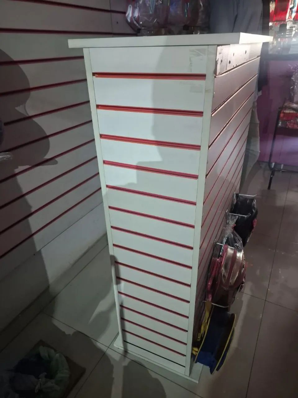 Expositor canaletado 