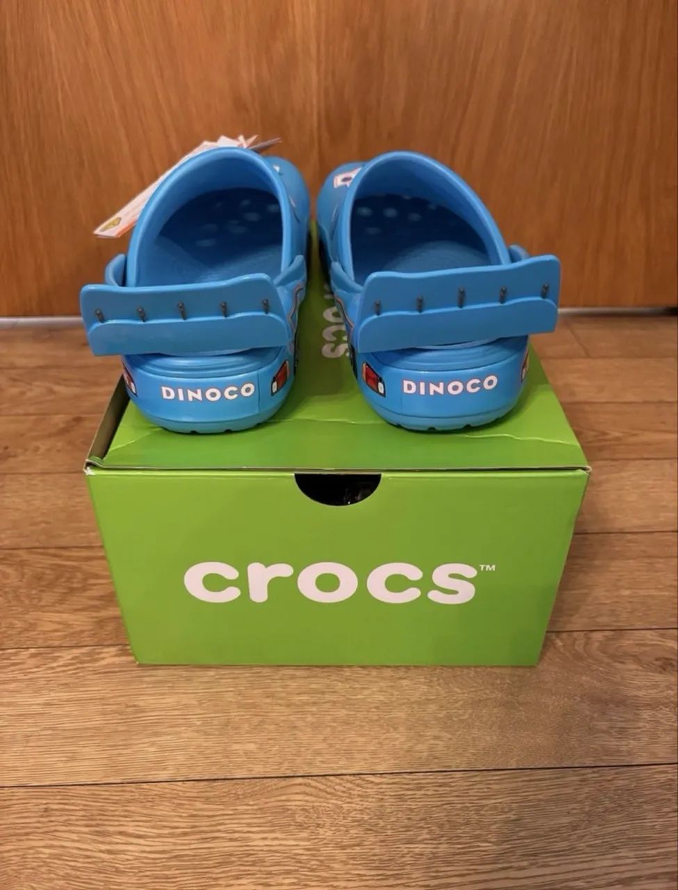 Crocs x carros McQueen Dinoco  - Foto 3