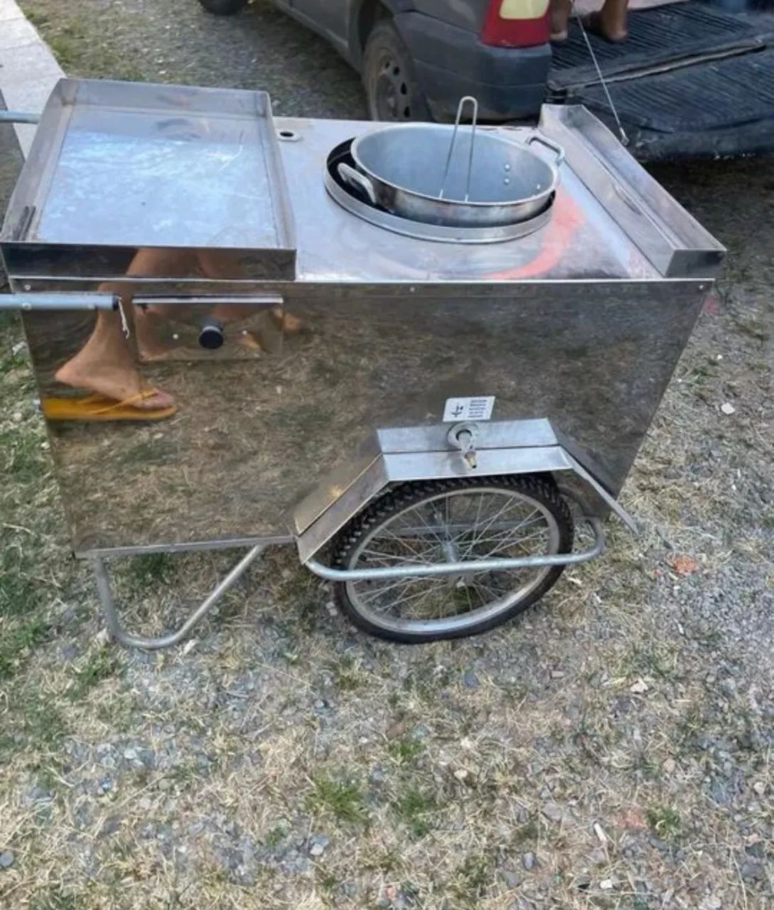 Carrinho de cachorro quente ou milho verde 