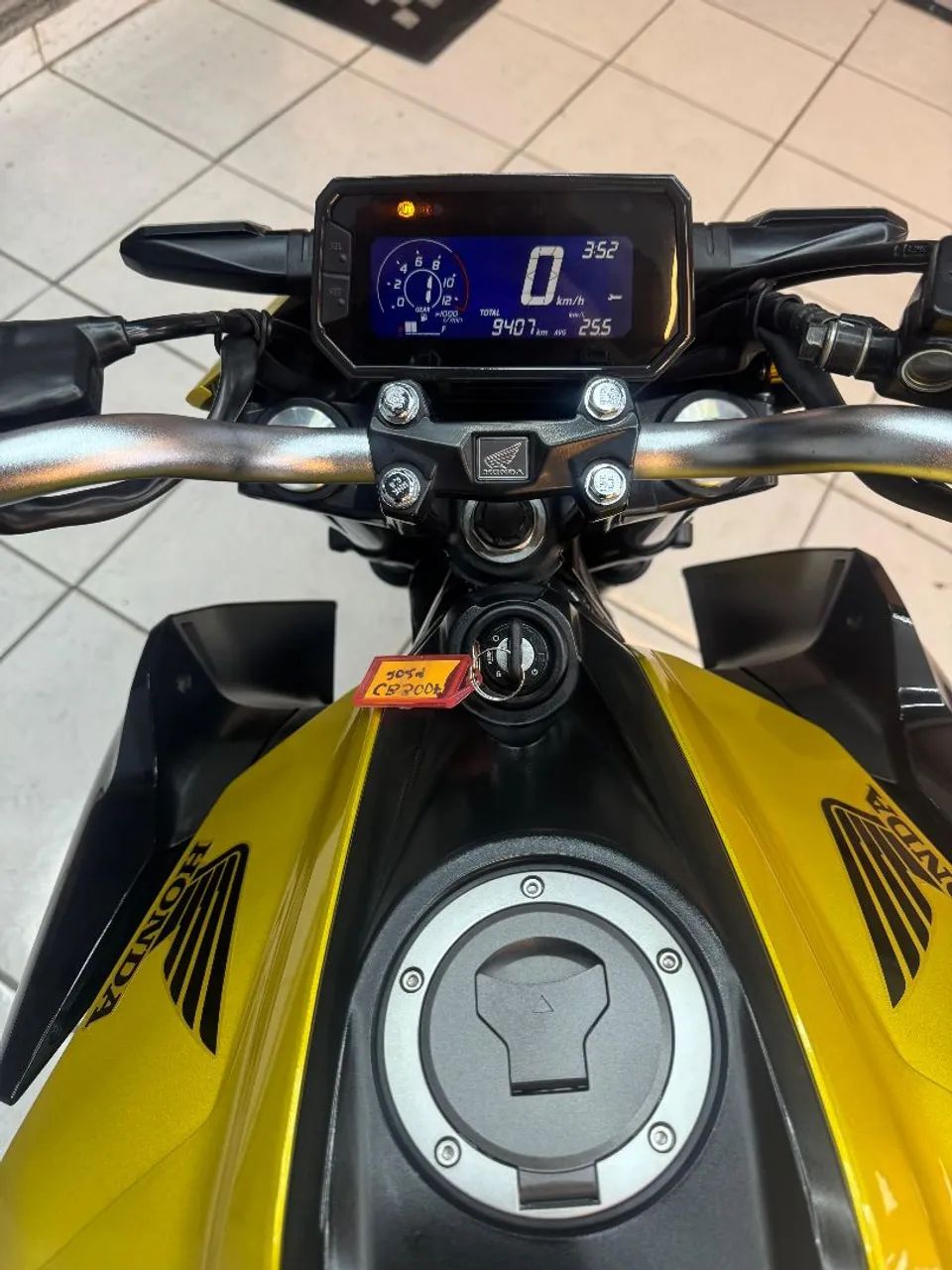 CB 300F - 2024 - 9Mil KM - EXTRA! - Foto 4