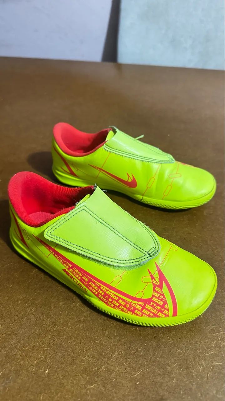 Chuteira infantil Nike Mercurial Tamanho 30