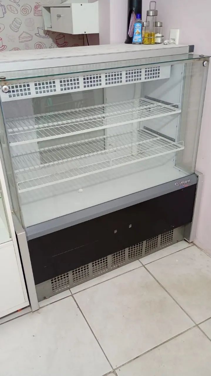 Vitrine refrigerada pouco tempo de uso  - Foto 3