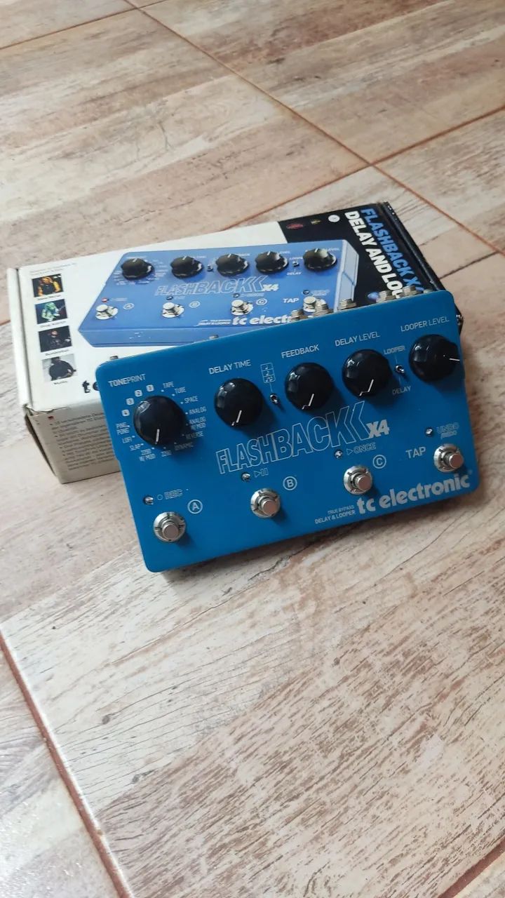 Pedal TC Eletrônics Delay Flashback x4 