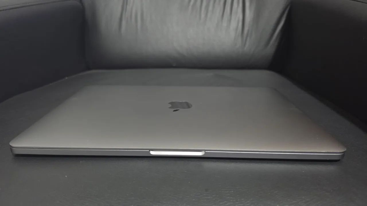 Macbook Pro core I7, 16GB, 1TB SSD, Touchbar - Impecável