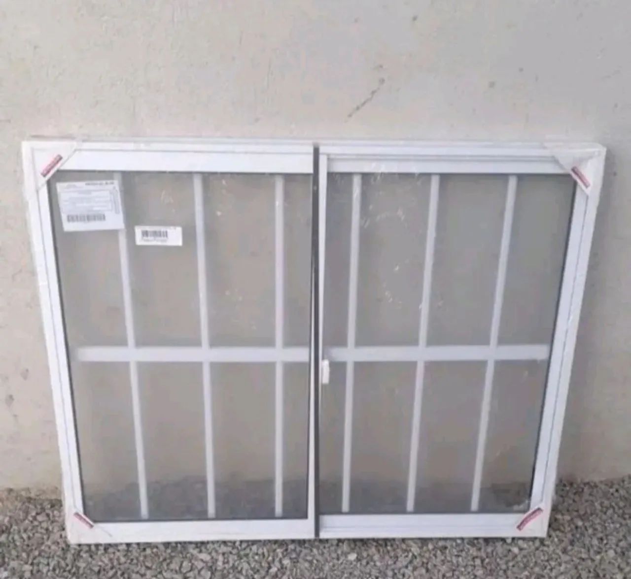 Janelas com grade Alumínio branco 