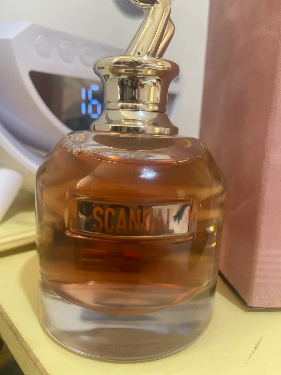 Perfume Scandal 80ml novo sem uso - Foto 2