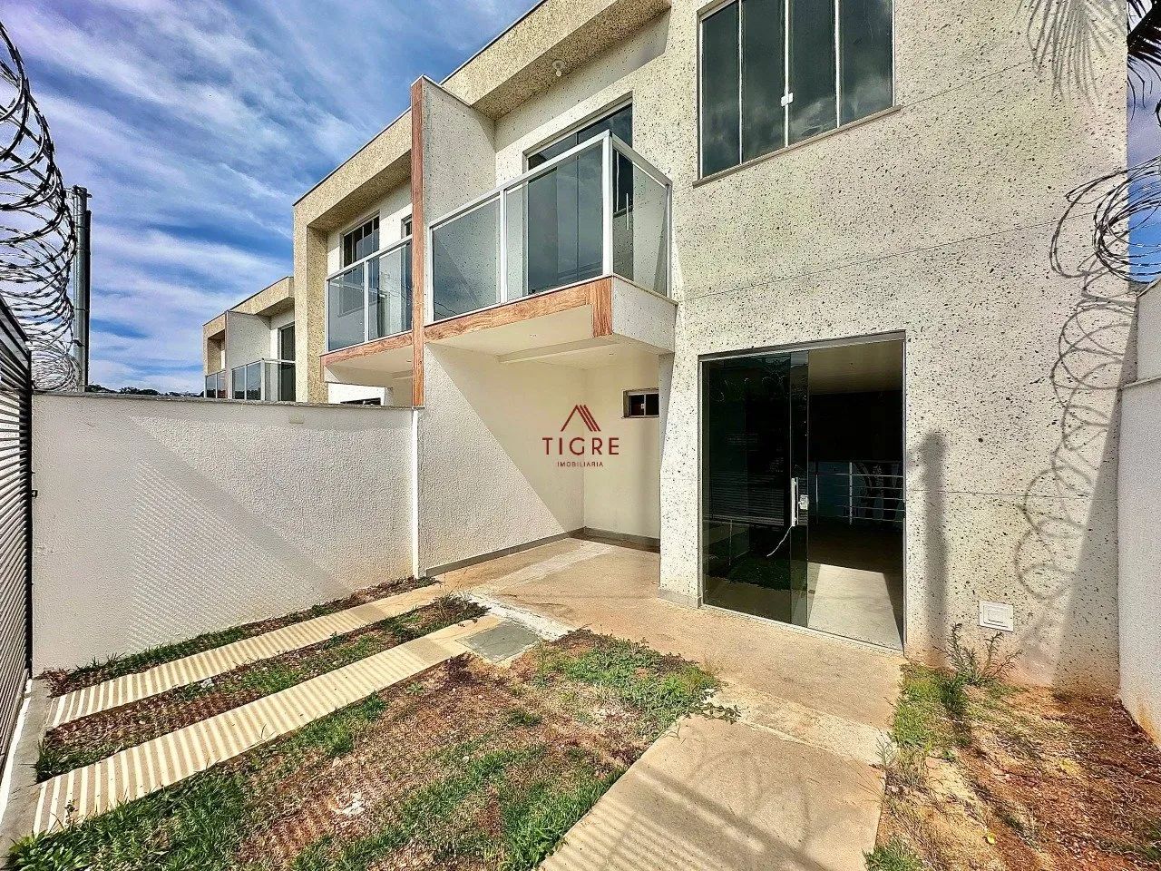 Casa com 3 Quartos à Venda, 153m² - Foto 2