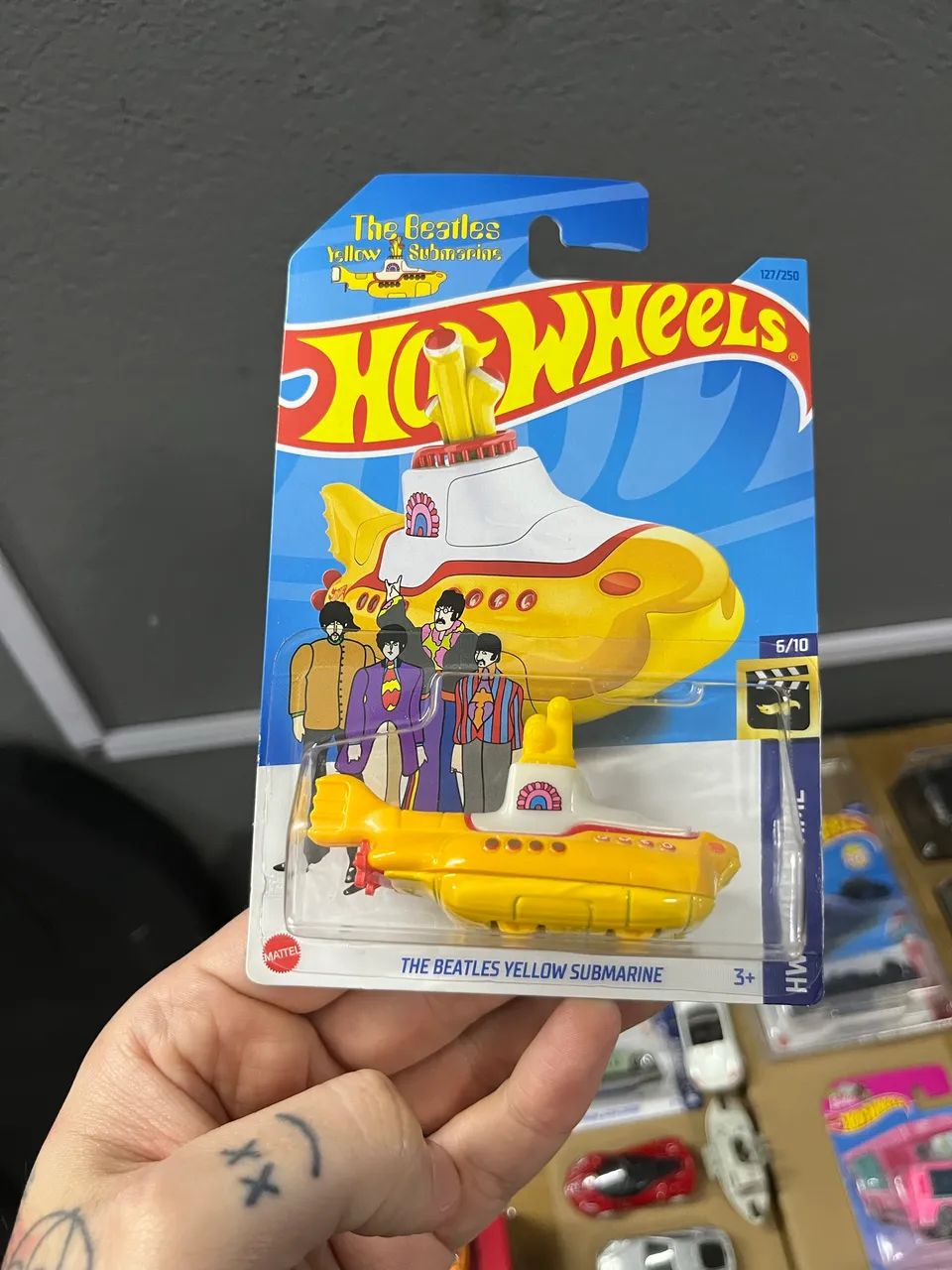 Hotwheels Yellow Submarine Beatles 1:64
