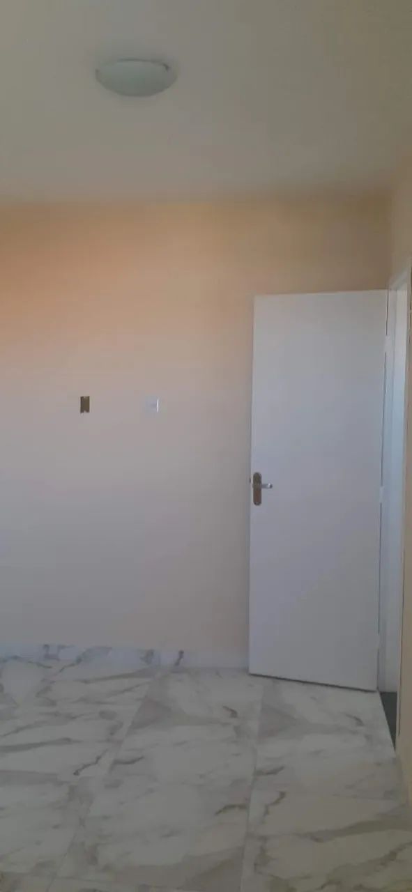 Alugo apto sala quarto banheiro e lavanderia  - Foto 3