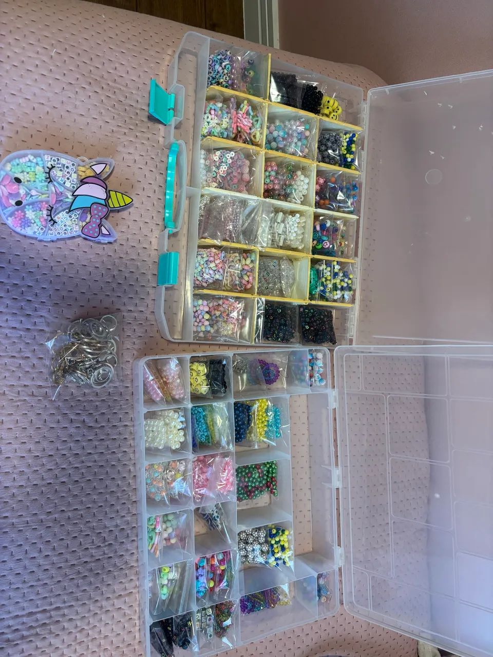 Caixas com miçangas variadas pra fazer bijoux - Foto 5