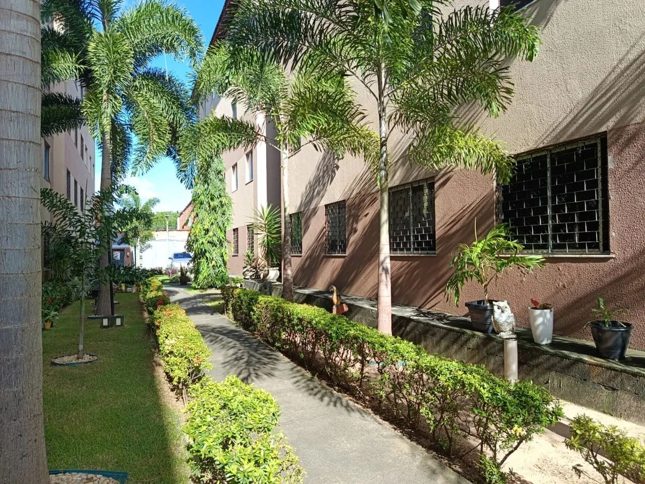 Apartamento térreo, com 2 quartos a 300m da Av. Silas Munguba