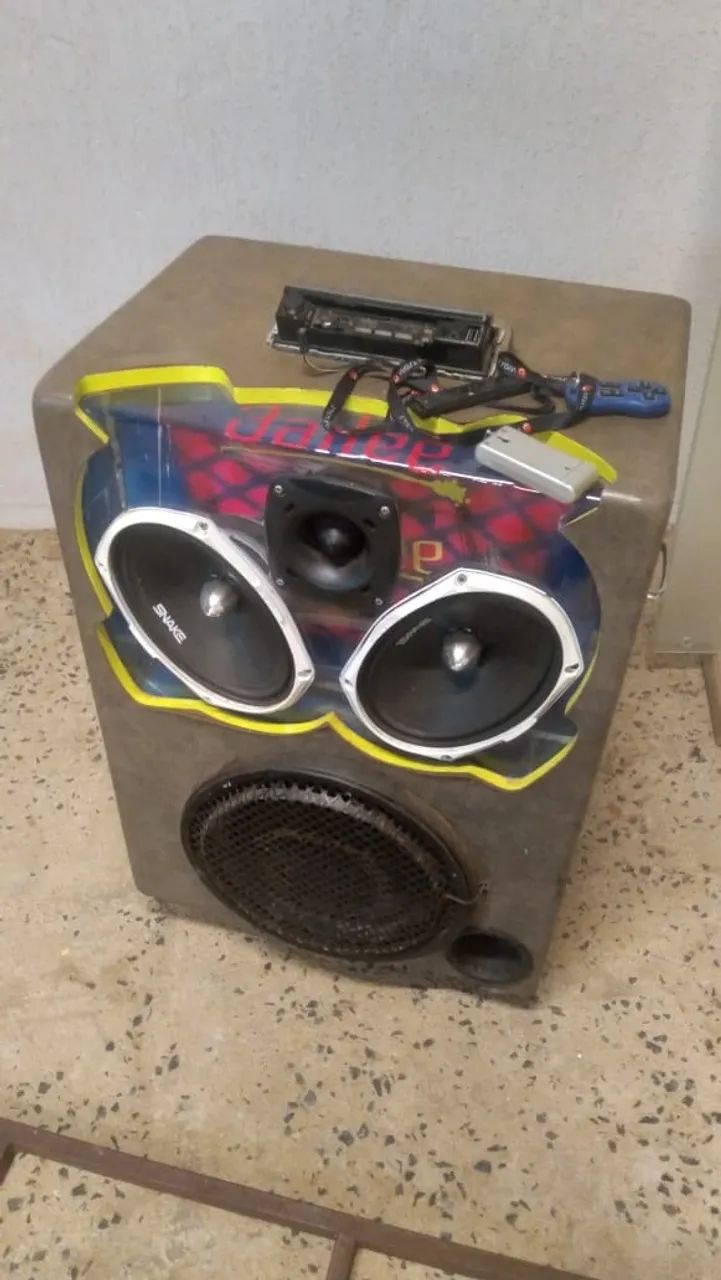 Vendo caixa de som e freezer  - Foto 2