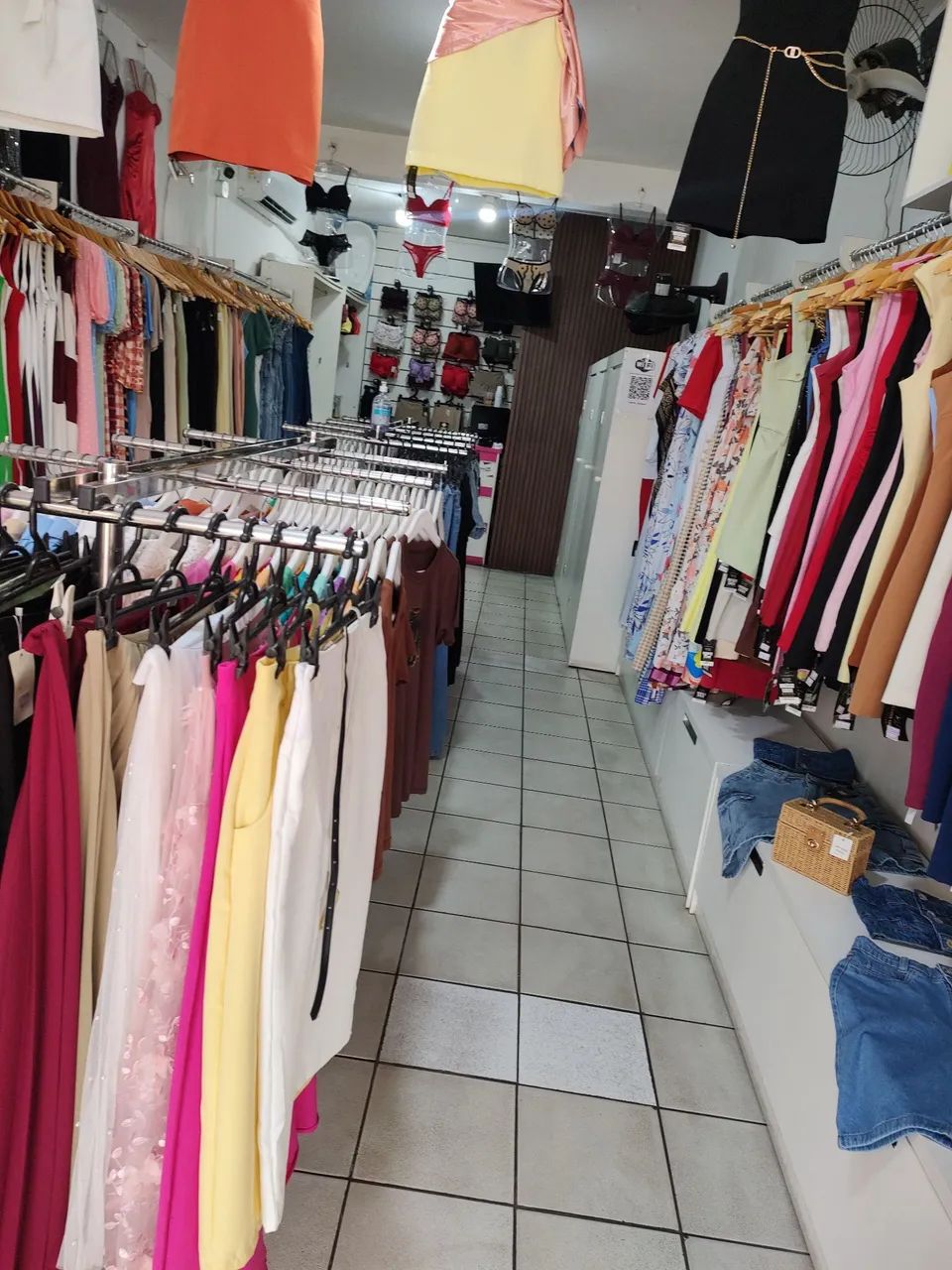 Loja de Roupas à Venda com Estoque e Clientela!     - Foto 2
