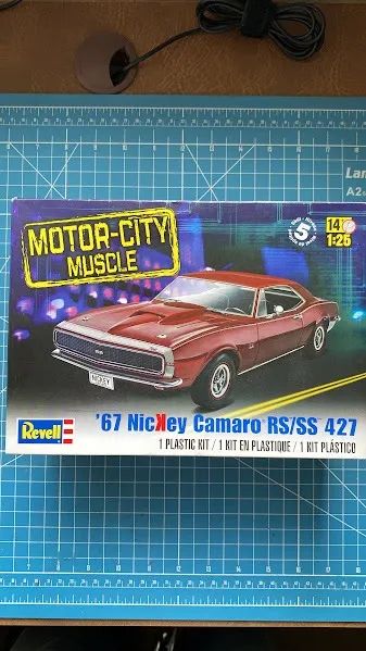 Kit Revell - 1967 Camaro Nickey RS/SS - Escala 1:25
