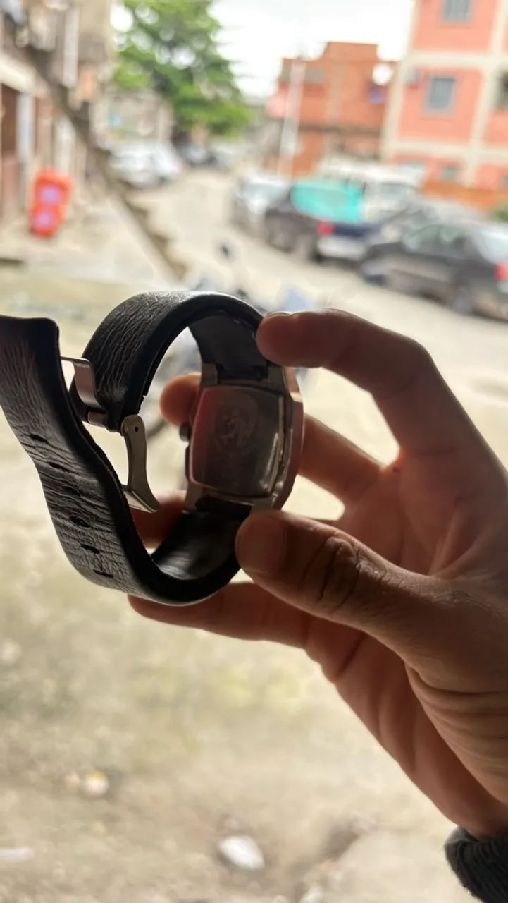 Relógio em bom estado diesel, preto  - Foto 4