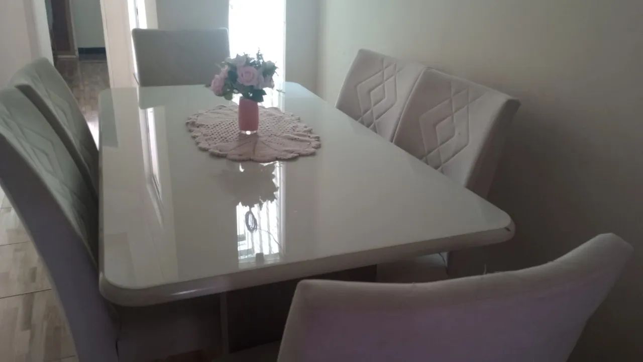 Vendo linda mesa de 6 cadeiras - Foto 2