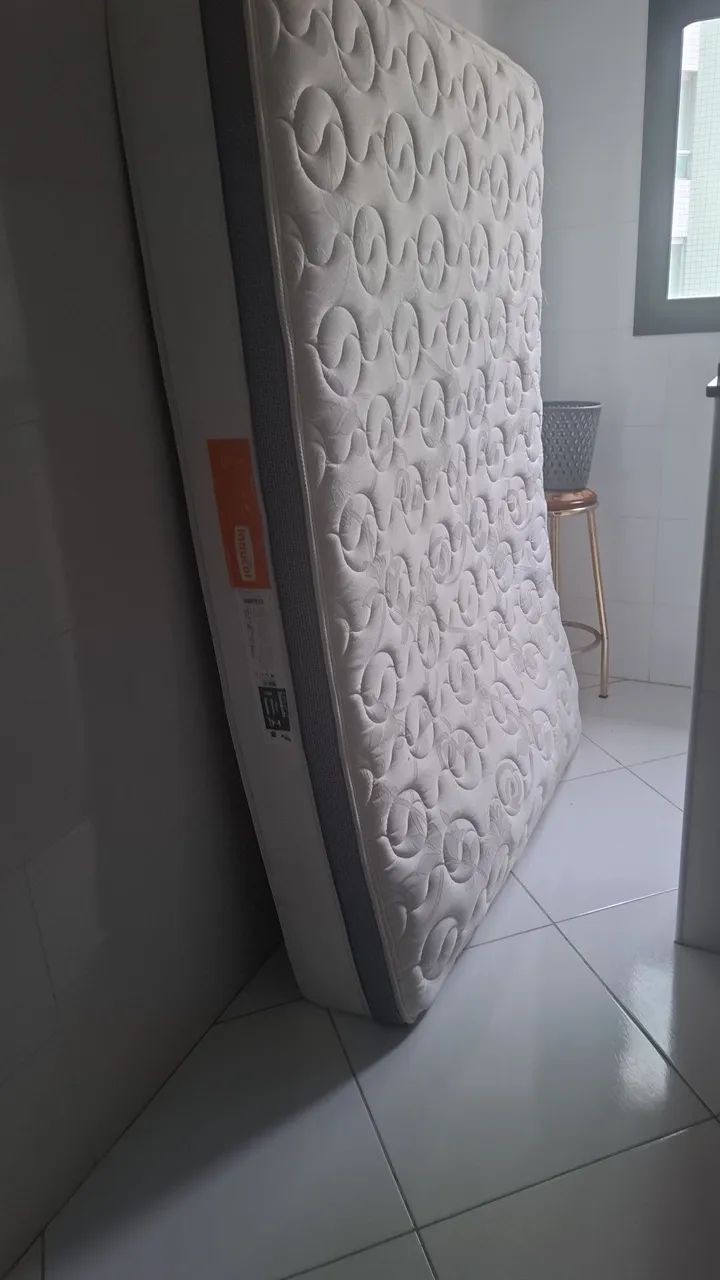 Vendo cama casal com colchão  - Foto 2