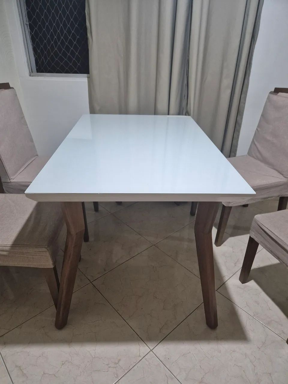 Mesa 120cm com 4 cadeiras  - Foto 2