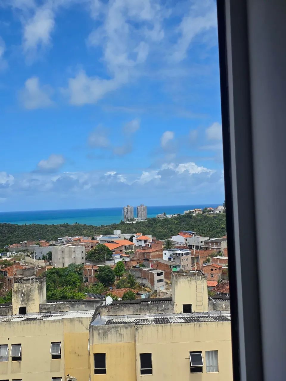 Alugo Quarto e Sala Mobiliado com vista mar permanente.  - Foto 2