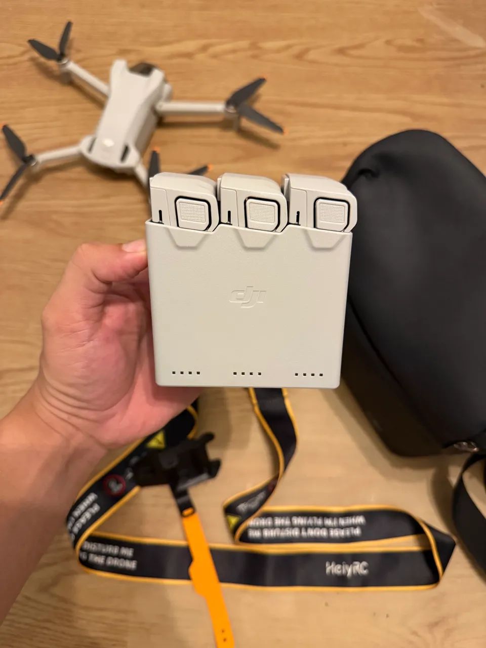 Drone Dji Mini 3 Combo Fly More RC - Foto 5