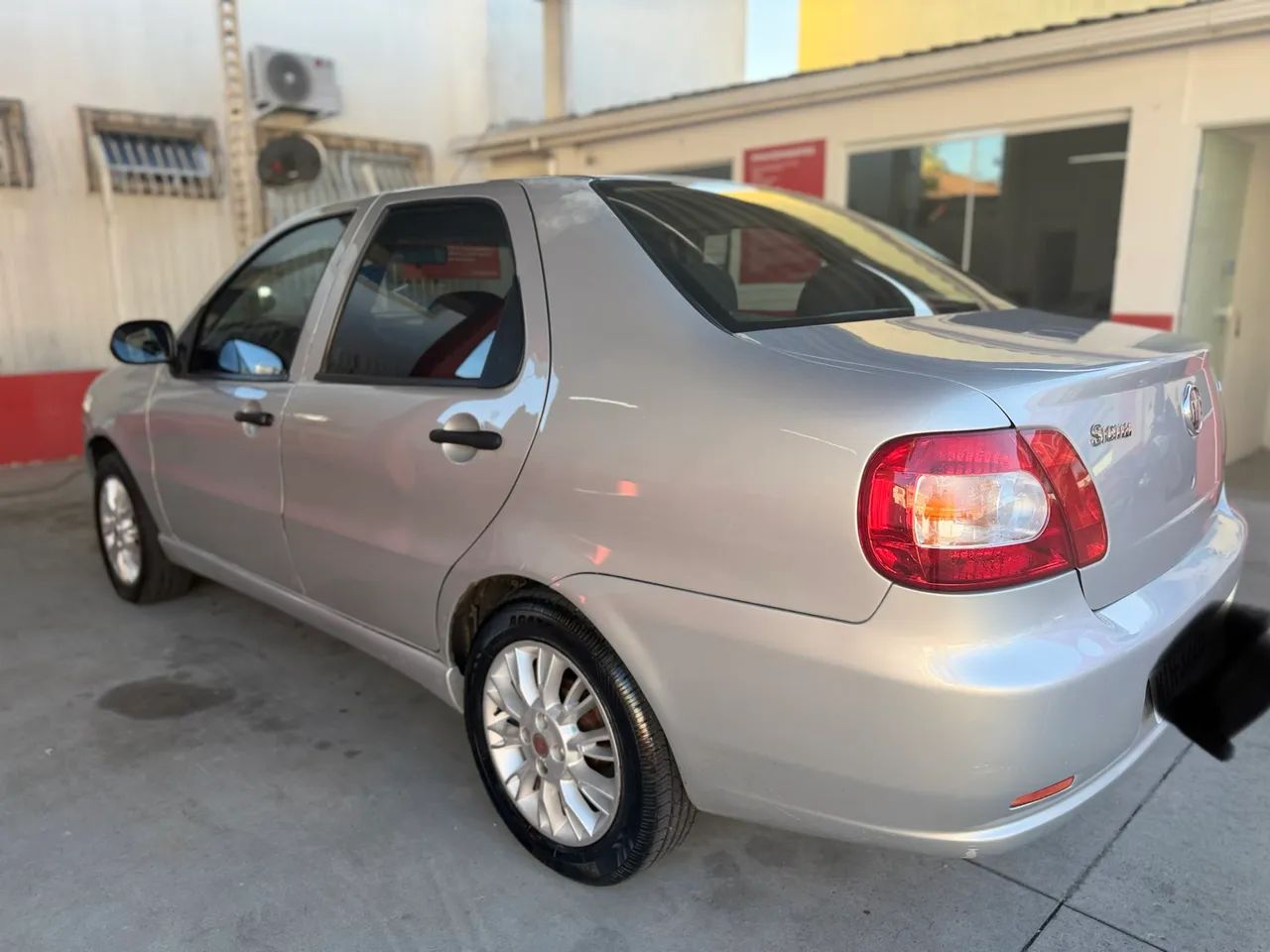 Fiat Siena Celebration 1.0 Fire Flex 8V 4P 2012 - Foto 2