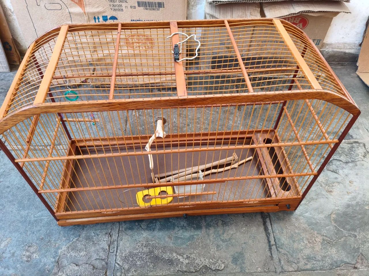 Gaiola com complementos 