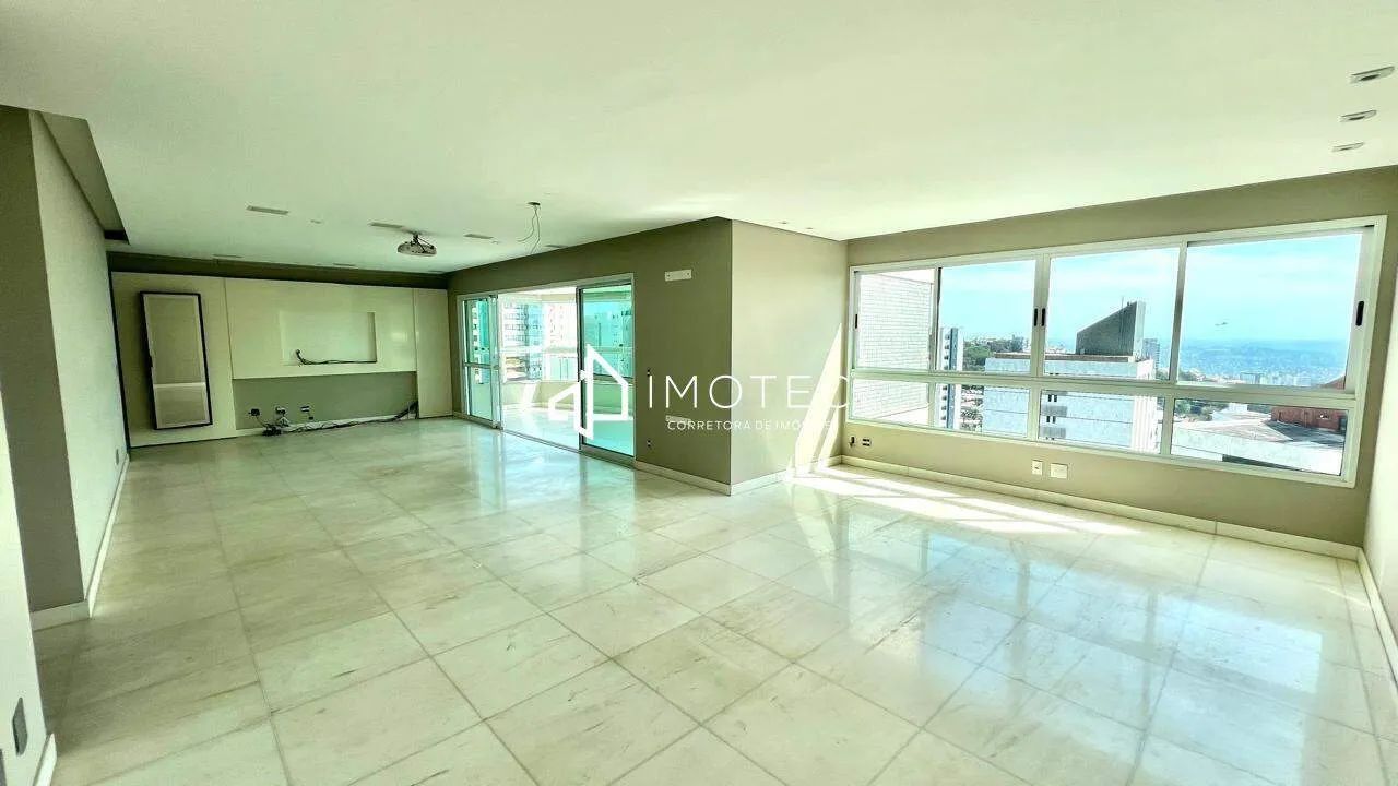 Apartamento de 215 m² com 4 quartos no Belvedere
