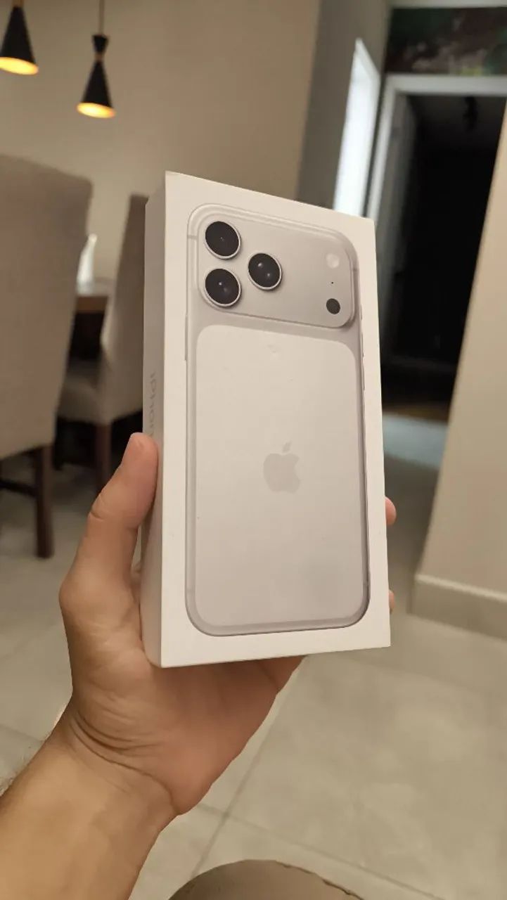 iPhone 17 pro Max 256gb - lacrado prata - Celulares e Smartphones