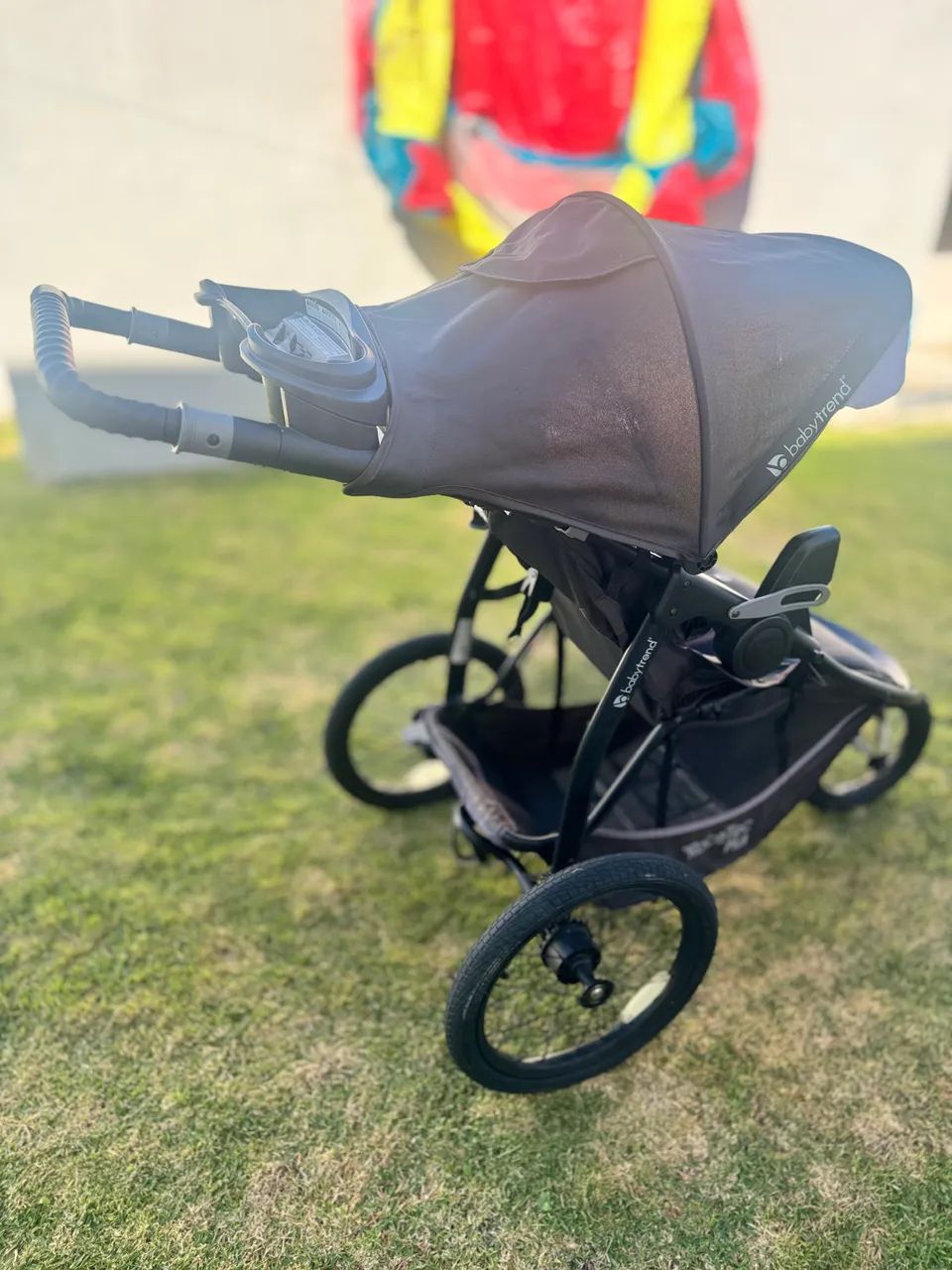 Carrinho de bebê baby trend race  abaixei para vender - Foto 2
