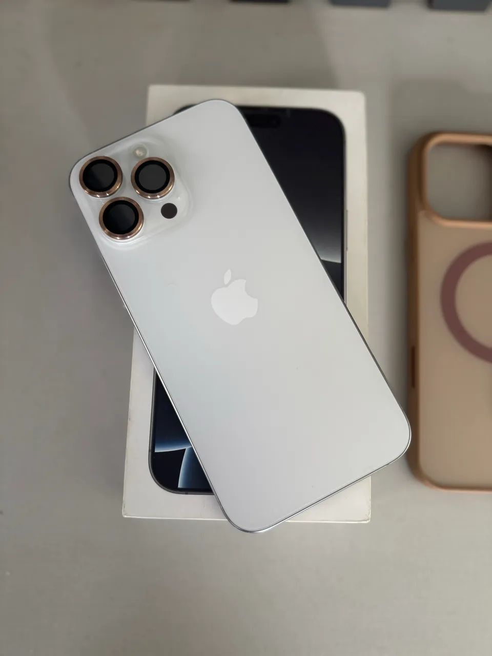 iPhone 16 pro Max 256GB White Titanium (IMPECÁVEL) - Celulares e