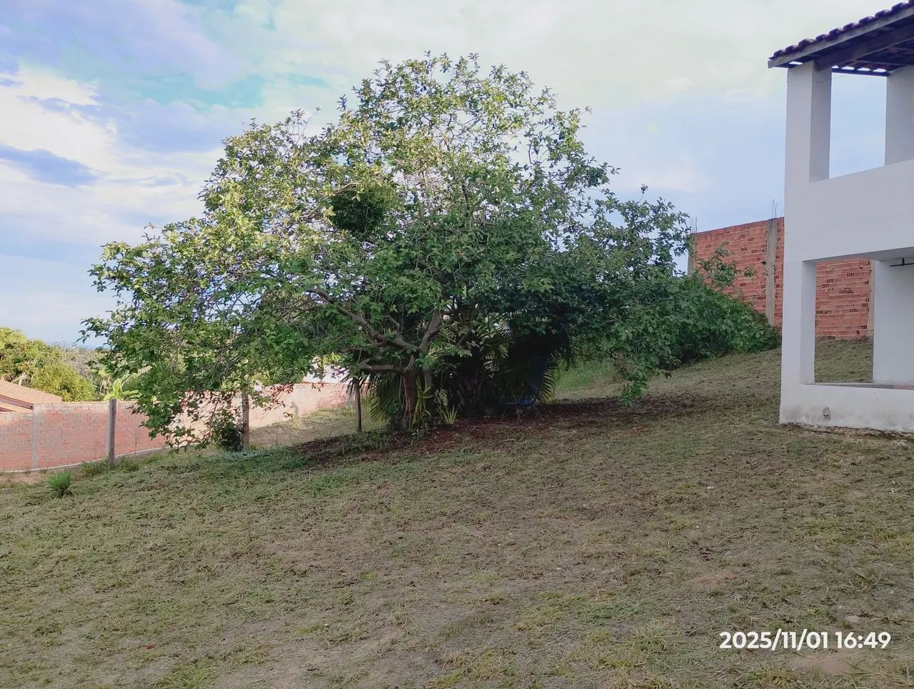 Vende-se chácara em Sarapuí/SP.
