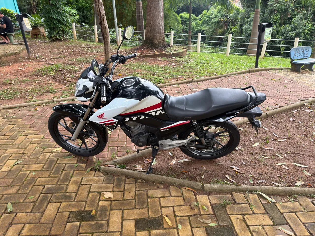 Titan 160