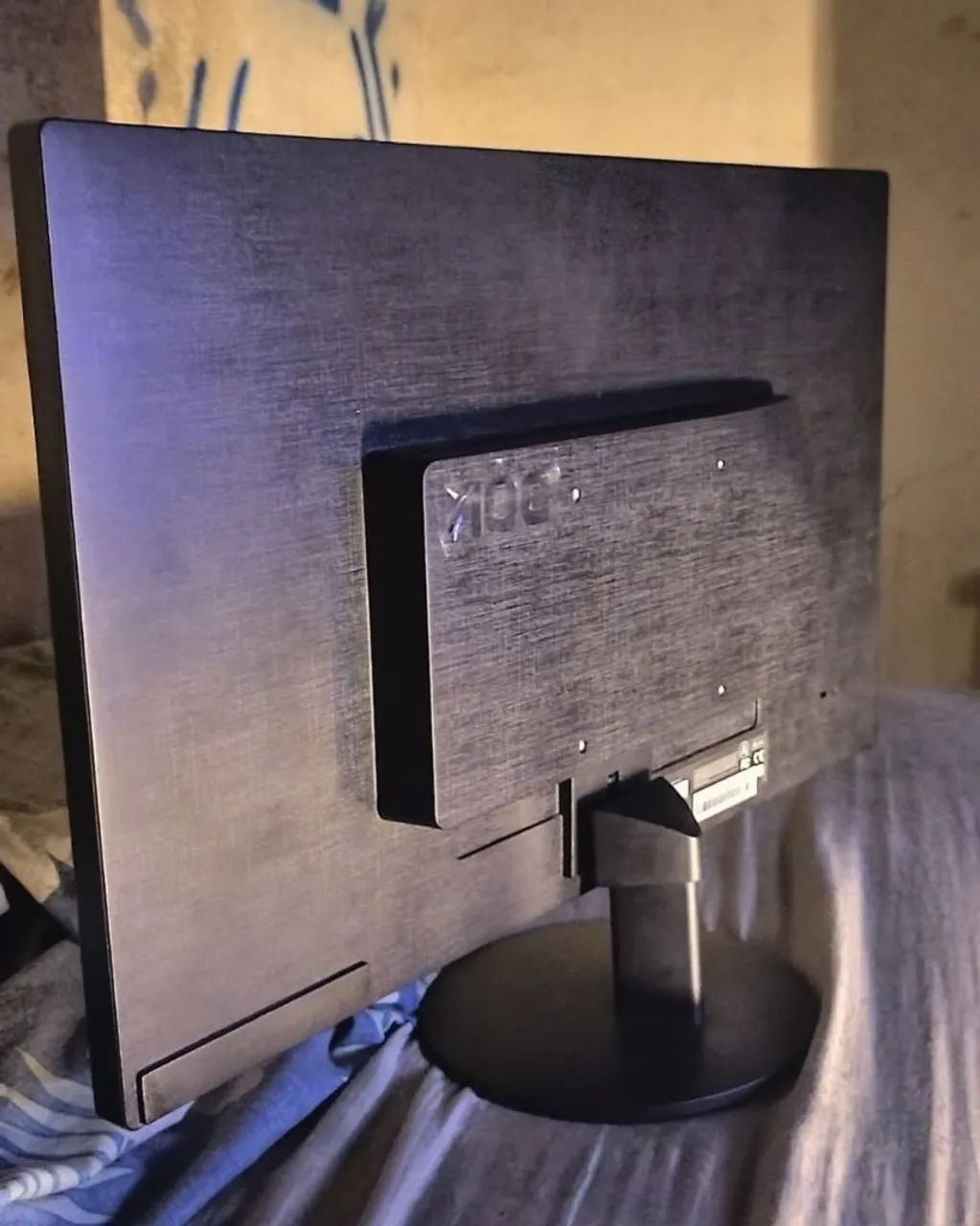 AOC Monitor 21.565126767298305121