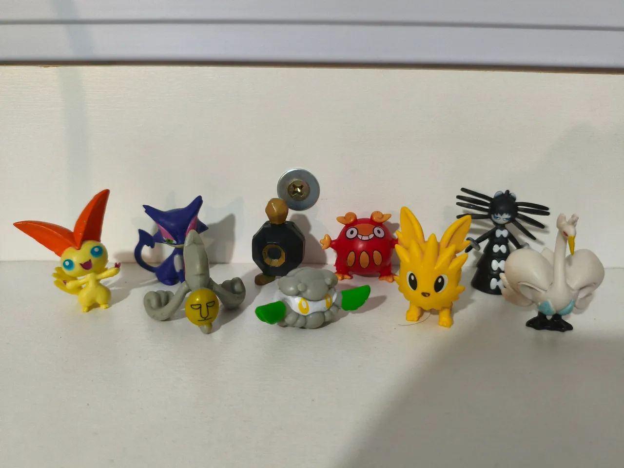 Lote 9 miniaturas Pokémon 5ª Geração (5A)