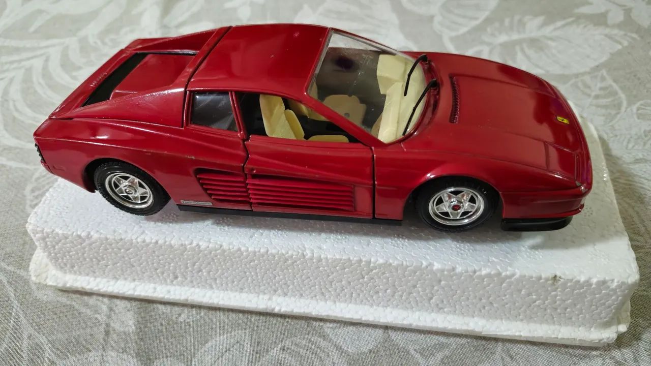 Ferrari Testarossa 1984 Burago 1/24 - Foto 2