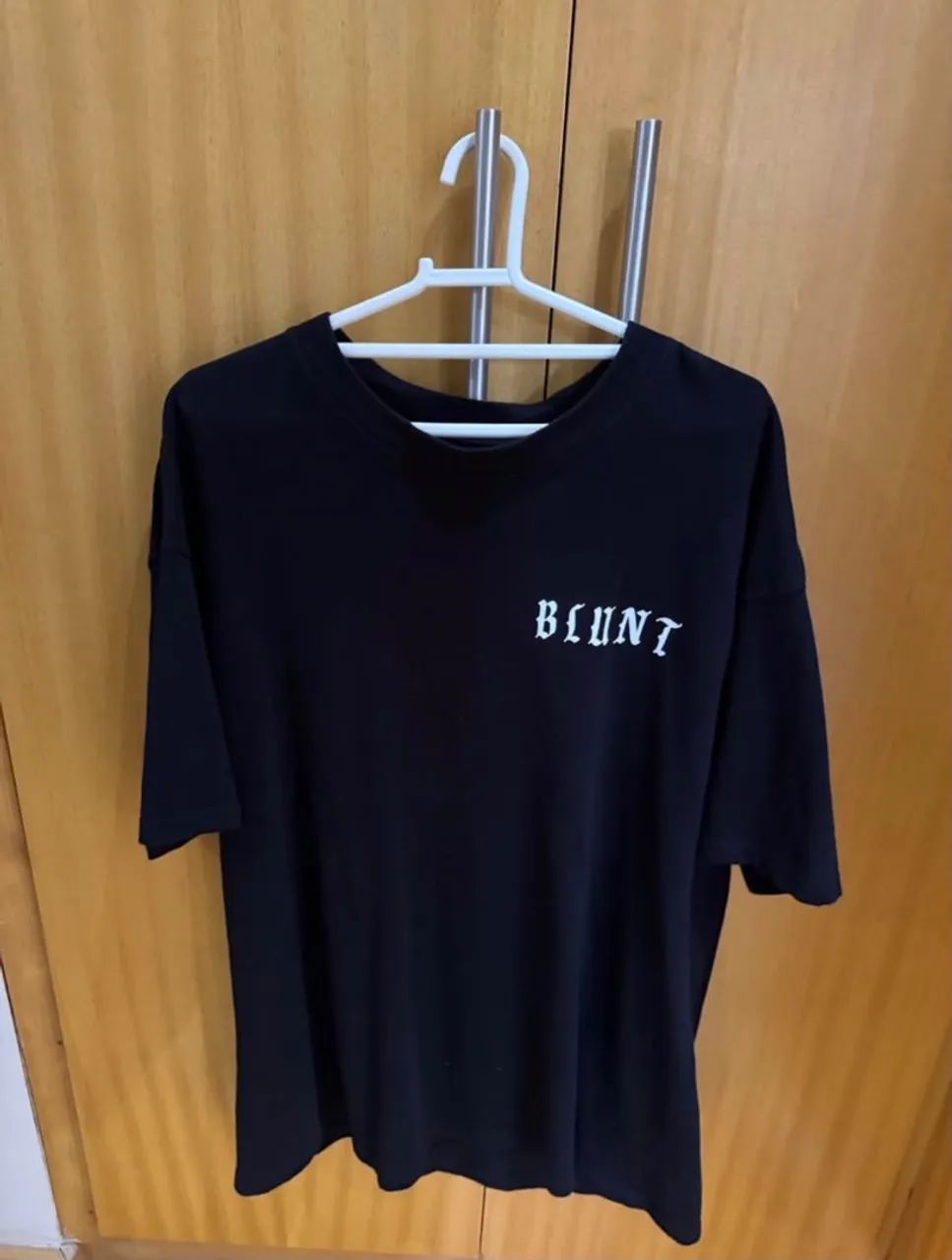 camiseta blunt