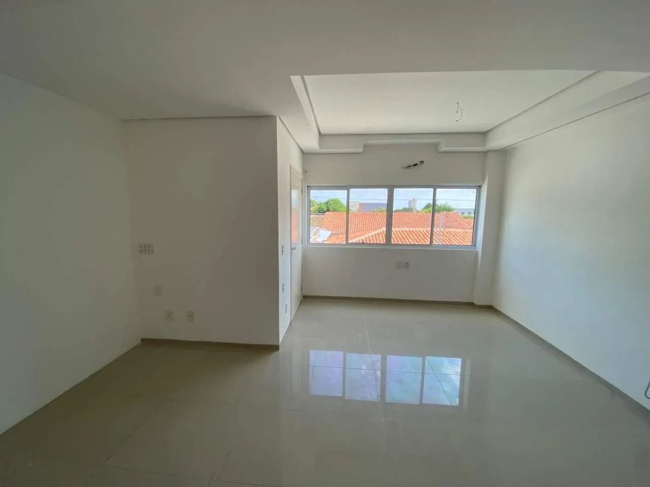 Sala Comercial para Aluguel no Bairro Morada do Sol - Foto 4