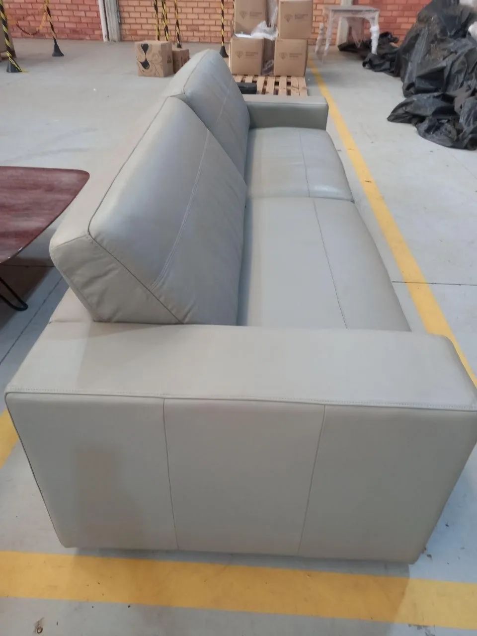 Sofá de Couro marca Salvadore  - Foto 3