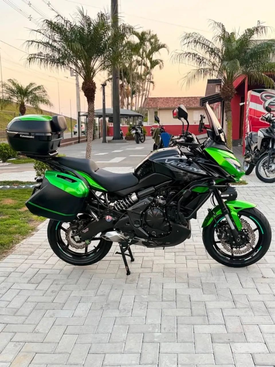 VERSYS 650 TOURER  IMPECAVEL
